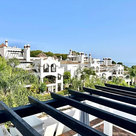 アパート Duplex-penthouse With Stunning Panoramic View マルベーリャ