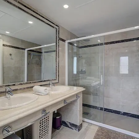 Duplex-penthouse With Stunning Panoramic View 公寓